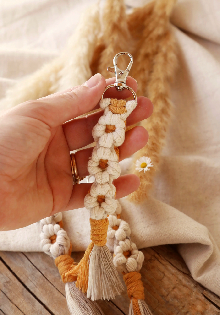 Macrame Daisy Keychain