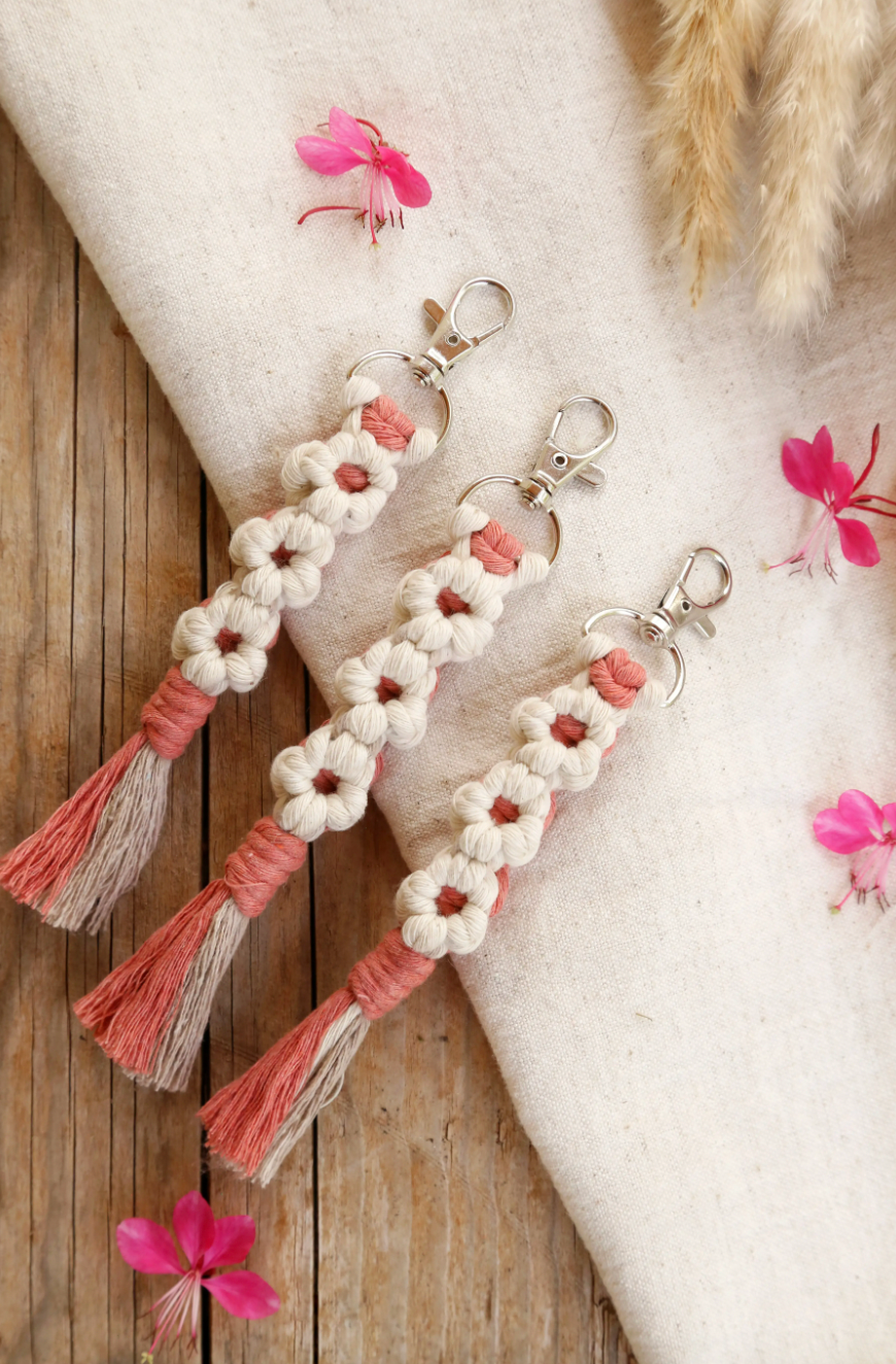Macrame Daisy Keychain